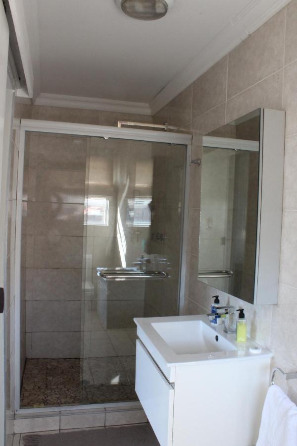 The Lakehouse Guest House Brakpan Экстерьер фото